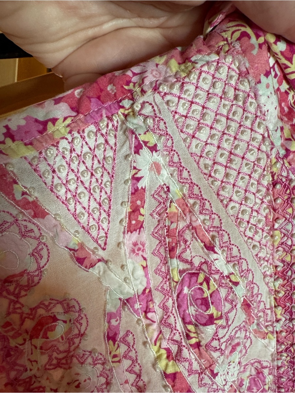 Robert Graham Priscilla Pink Floral Embroidered Button Down Shirt Medium - Picture 6 of 11